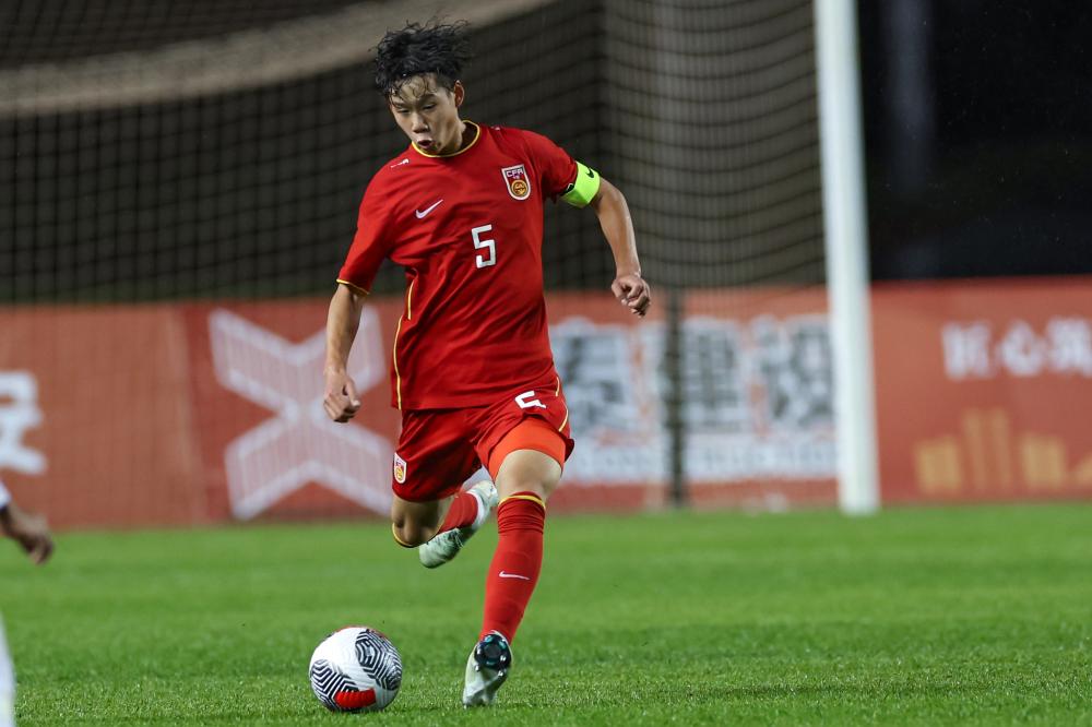 湖人本赛季输掉的7场比赛最少一场输10分，场均输17.7分